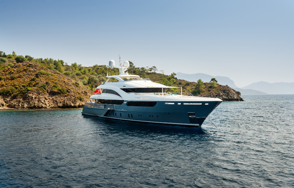 Sport Yacht